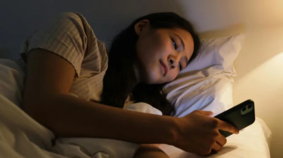 Mất ngủ không bắt đầu từ ban đêm mà từ cách ta sống mỗi ngày